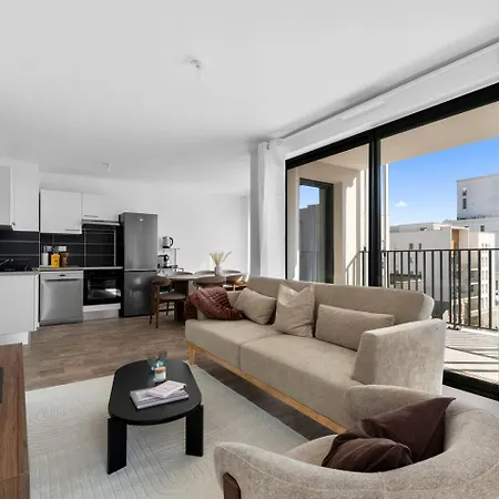 Apartamento T4 Elegant • Terrasse • Parking • Cdg & Asterix Louvres